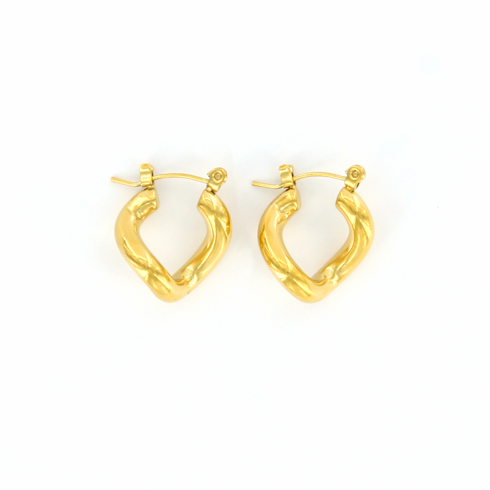 Oorhanger Lucie, Gedraaid, Goud